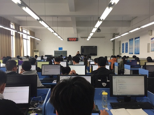 夯實專業基礎，賦能技術開發——計算機科學學院成功開展2018級計算機科學與技術專業校內實訓